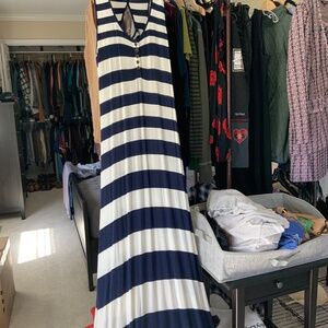 Woman’s Delitta maxi dress